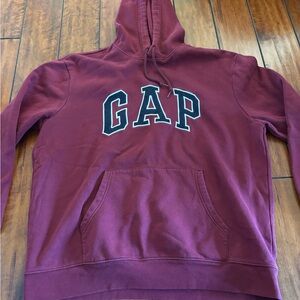 GAP LOGO MAROON HOODIE